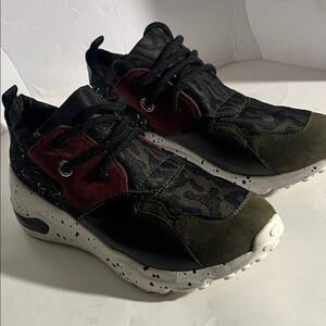 Cest 1946 size 9 good condition